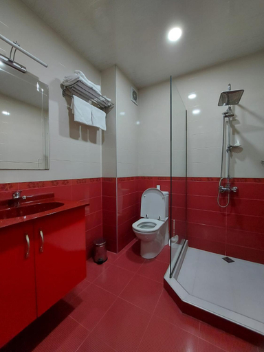 Bathroom 2, Hotel Elio Inn, Batumi