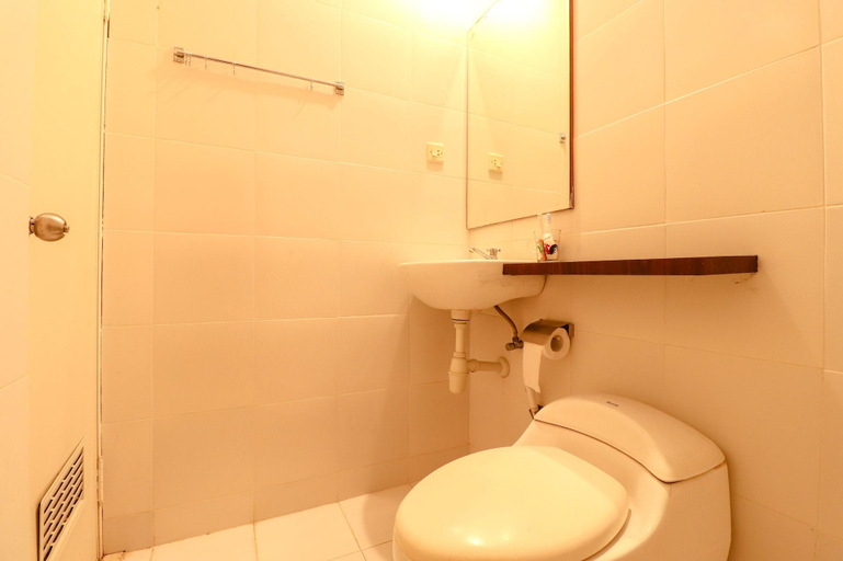 Bathroom 18