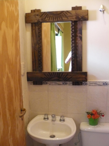 Bathroom, Hostal La Antigua, Humahuaca
