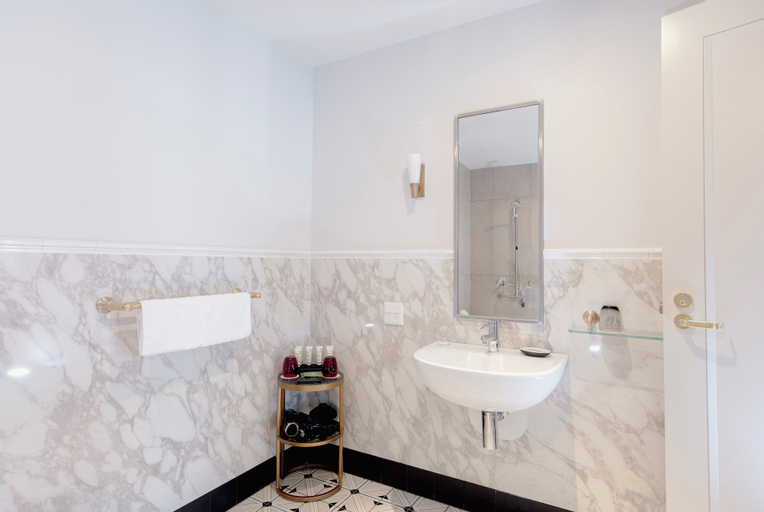 Bathroom 4