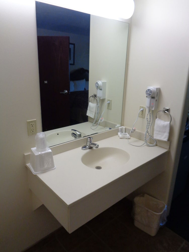 Bathroom 3, Fairgrounds Inn, Perry