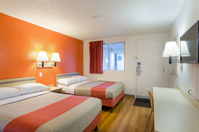 Bedroom 2, Motel6 Denver, CO – Downtown, Denver