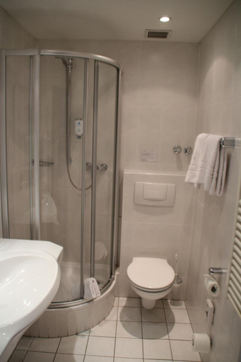 Bathroom 2, Hotel Hangelar, Rhein-Sieg-Kreis