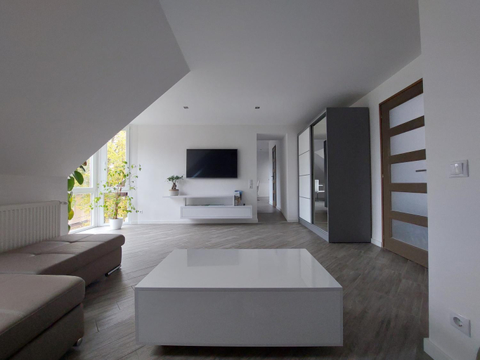 Others 5, Bagoly Apartman, Eger