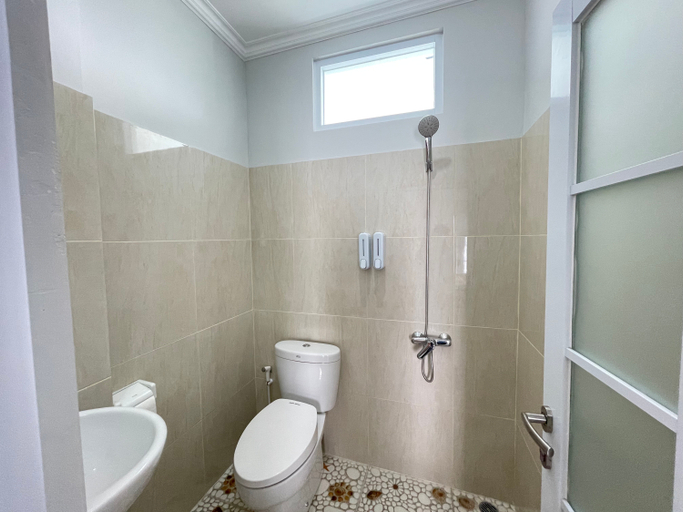 Bathroom 3, Casa Rani Canggu, Badung
