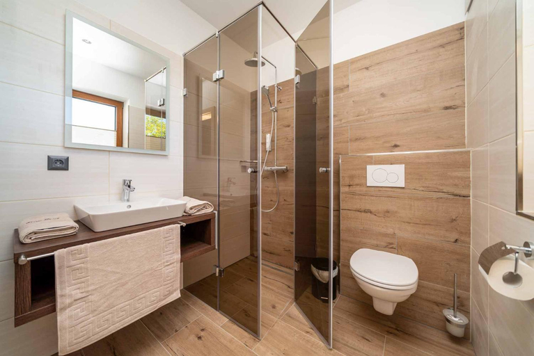 Bathroom 4, Gasthaus Hotel Beim Erich, Vöcklabruck