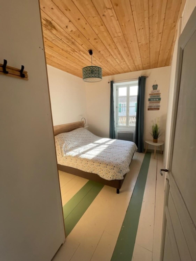 Bedroom 5, House in the center and near the beach, Charente-Maritime