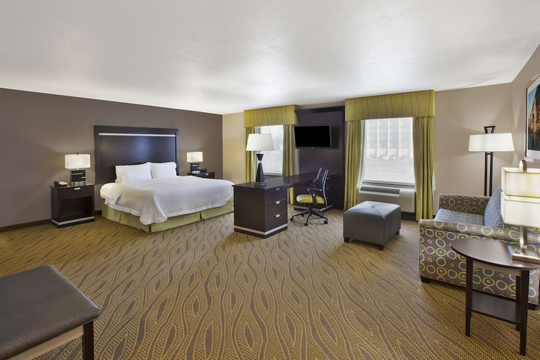Bedroom 3, Hampton Inn & Suites Elyria, Lorain