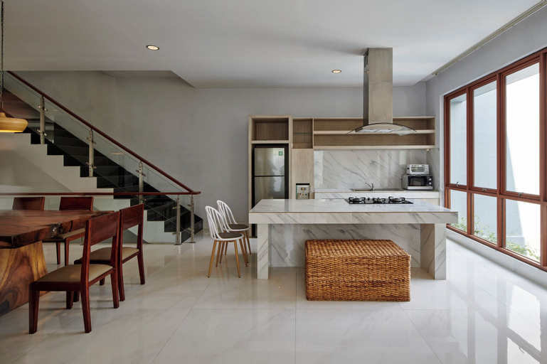 Dining Room 15