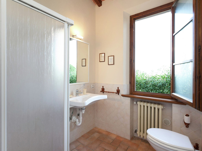 Bathroom 3, Belvilla by OYO Giaggiolo, Florence