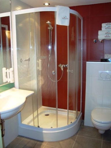 Bathroom 5, Dráva Hotel Thermal Resort, Siklósi