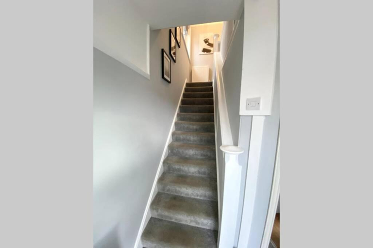 Exterior & Views 1, Spacious 2 Bed APT sleeps 4 near Bournemouth Beach, Bournemouth