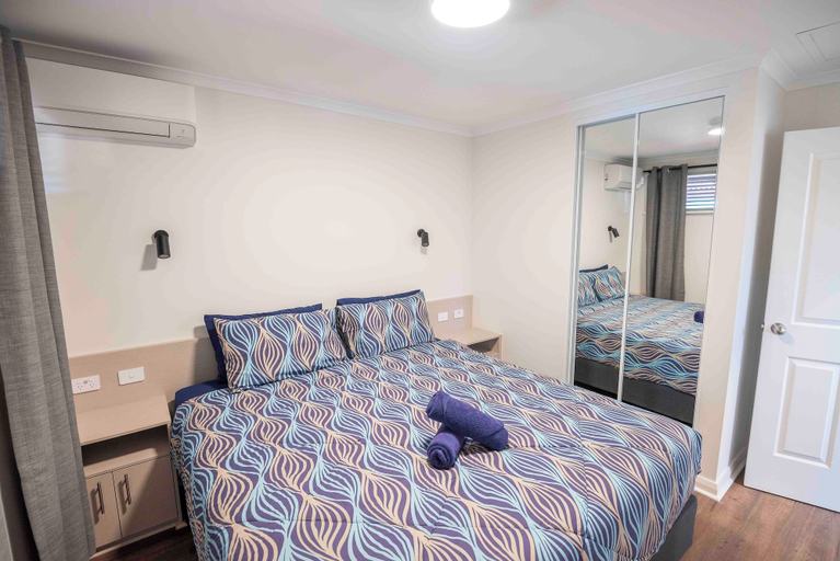 Bedroom 3, Tom Price Tourist Park, Ashburton