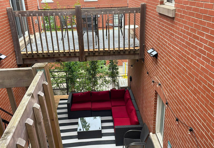 Public Area, LiV MTL - Chic, Montréal