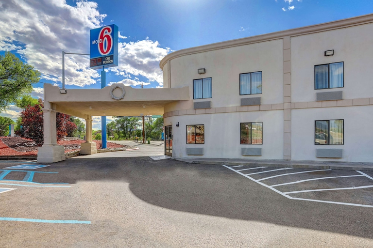 Exterior & Views 2, Motel 6 Espanola, NM, Rio Arriba