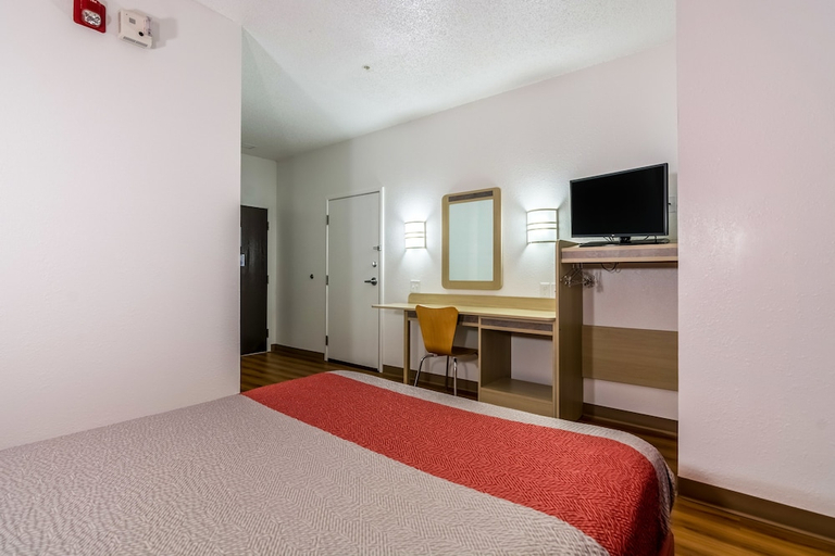 Bedroom 2, Motel6 Fort Mill, SC - Charlotte, York
