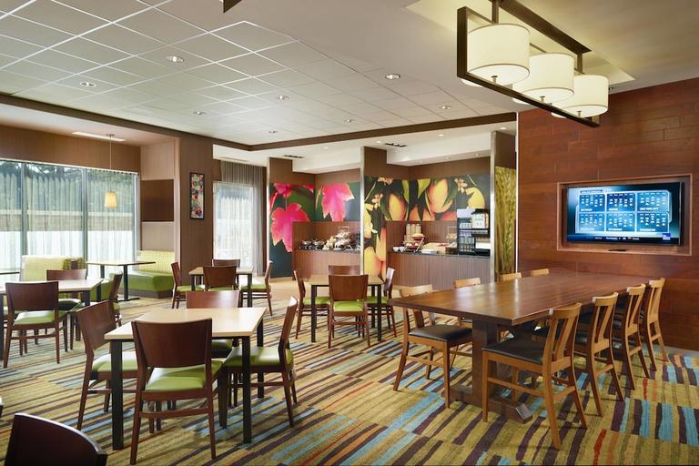 Food & Drinks 5, Fairfield Inn Suites Hendersonville Flat Rock, Henderson