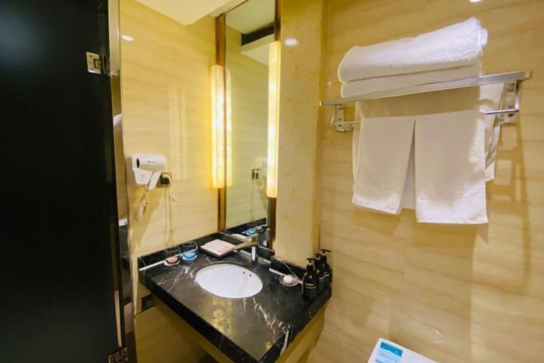 Bathroom 4, Kaizhou International Club, Puyang