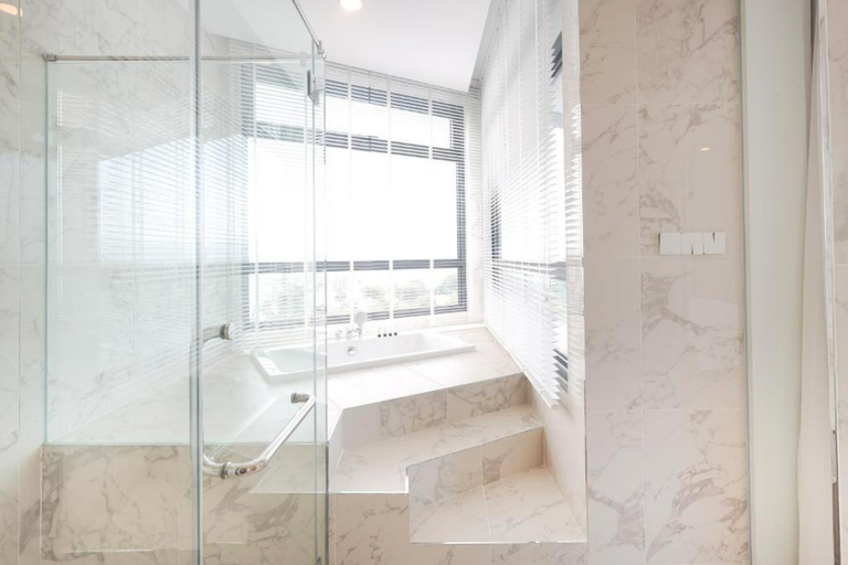 Bathroom 9