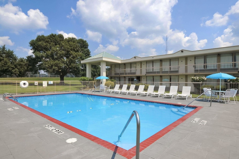 Sport & Beauty 5, Days Inn by Wyndham Forrest City, Saint Francis