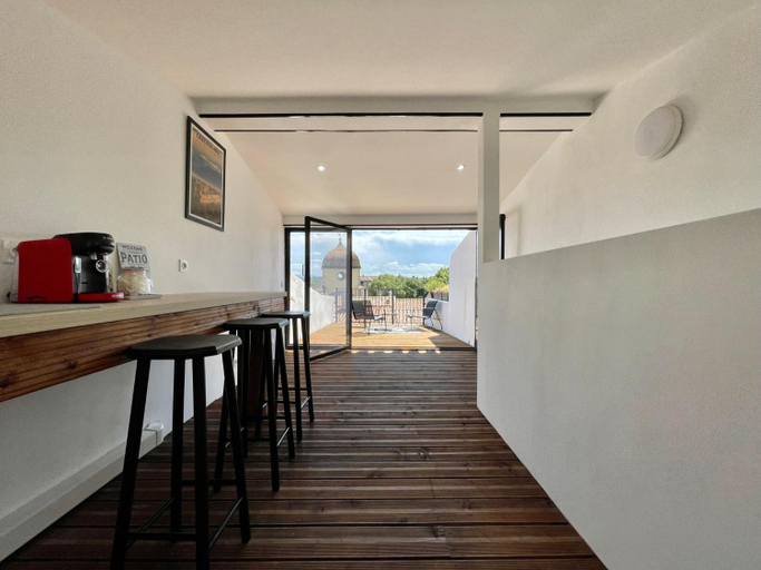 Others 3, Rooftop N°38 - Rooms et Studios - Vue Cite Medievale, Aude