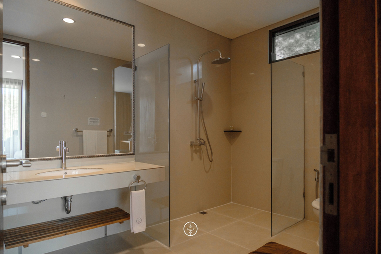 Bathroom 5, Kirei Mountain View Villa 7 Bedrooms With a Private Heated Swimming Pool, Bandung