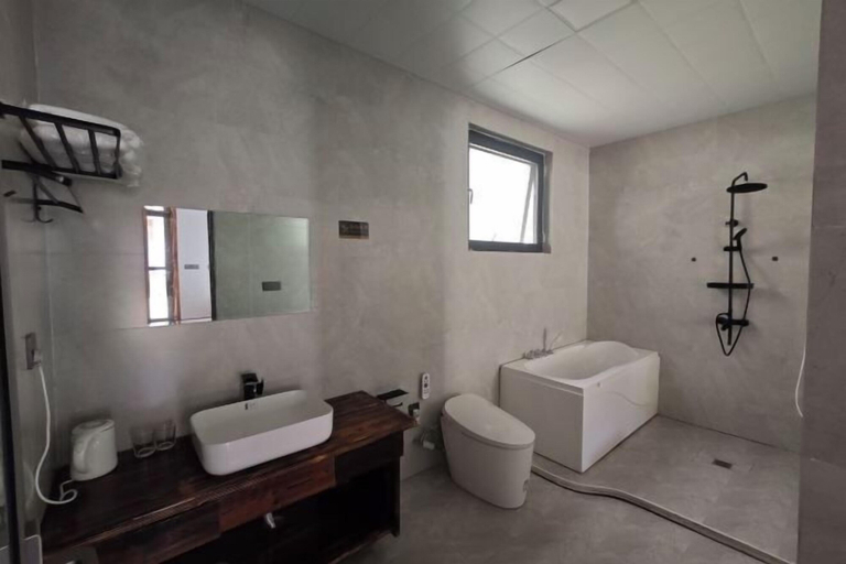 Bathroom 3, Jinjiawan Guesthouse, Yichun