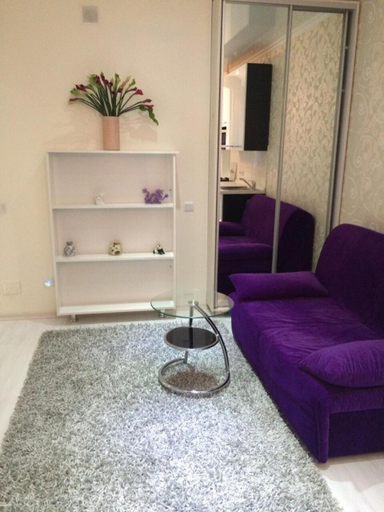 Others 5, Apartment Lev Tolstoi