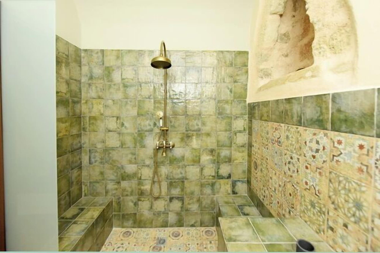 Bathroom 4, Elaia-Fos, South Aegean