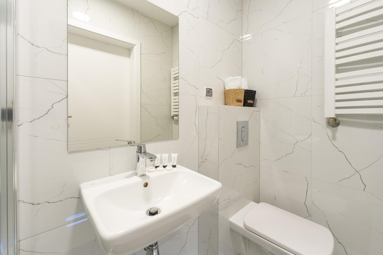 Bathroom 3, NA ZAGLOWEJ, Gryfice