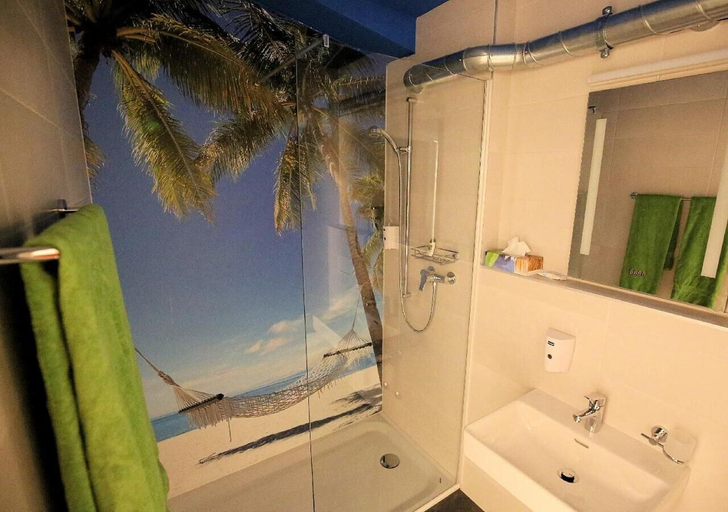 Bathroom 3, BeachIN, Erlach