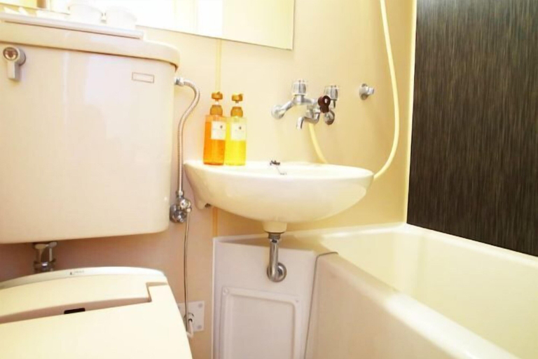 Bathroom 26