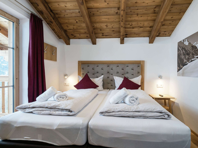 Bedroom 2, Chalet in Muehlbach am Hochkoenig With Sauna, Sankt Johann im Pongau