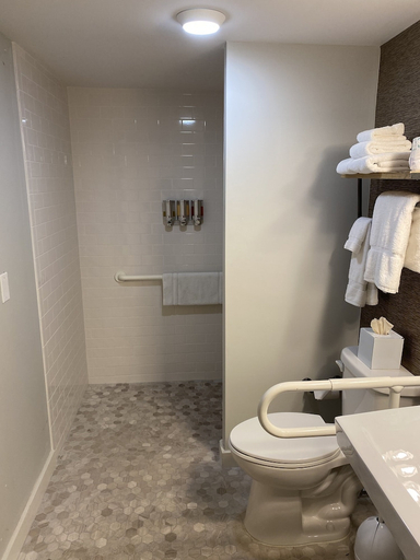 Bathroom 3, Hotel Hi-Ho - Contactless Check-In, Fairfield