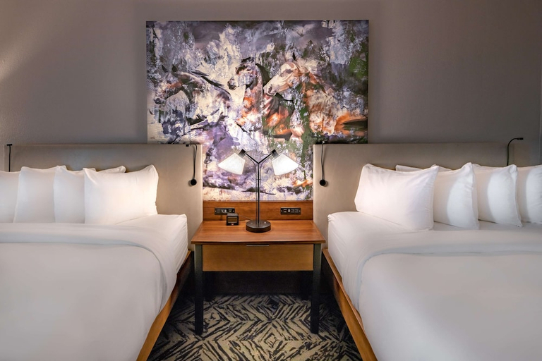 Bedroom 3, DoubleTree by Hilton Dallas - Farmers Branch, Dallas