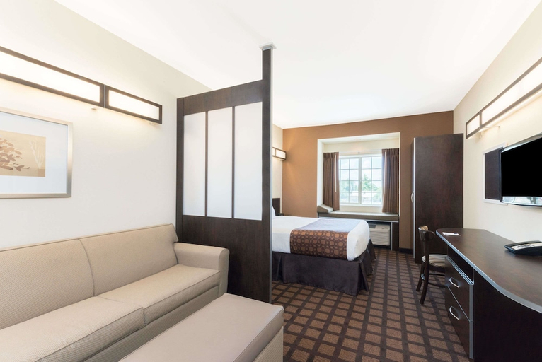 Bedroom 3, Microtel Inn & Suites by Wyndham Eagle Pass, Maverick