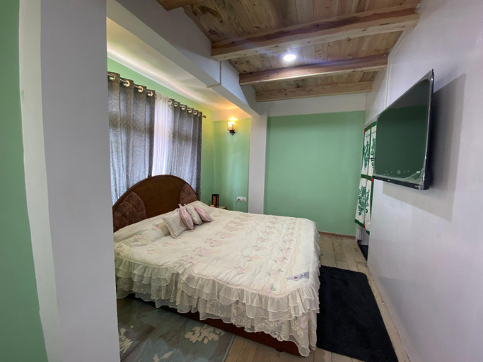 Bedroom 2, Hermit Retreat, Darjiling