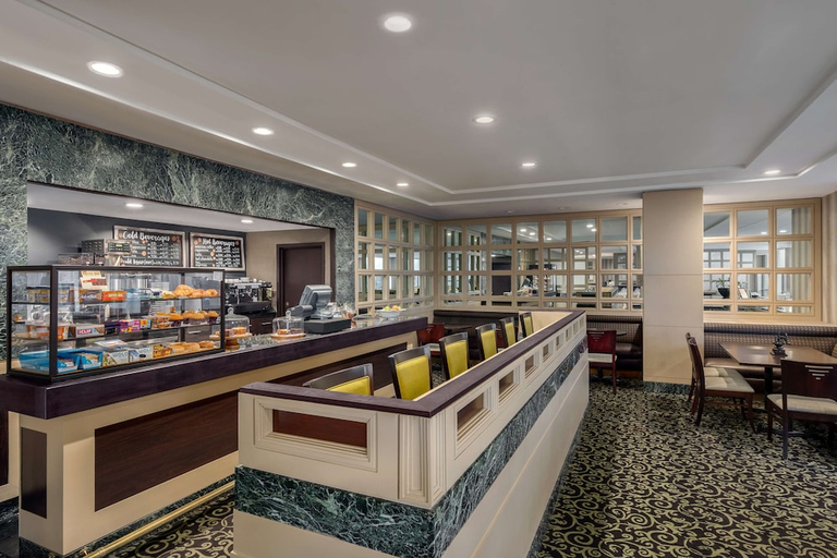Food & Drinks 4, DoubleTree by Hilton New York LaGuardia Airport, New York