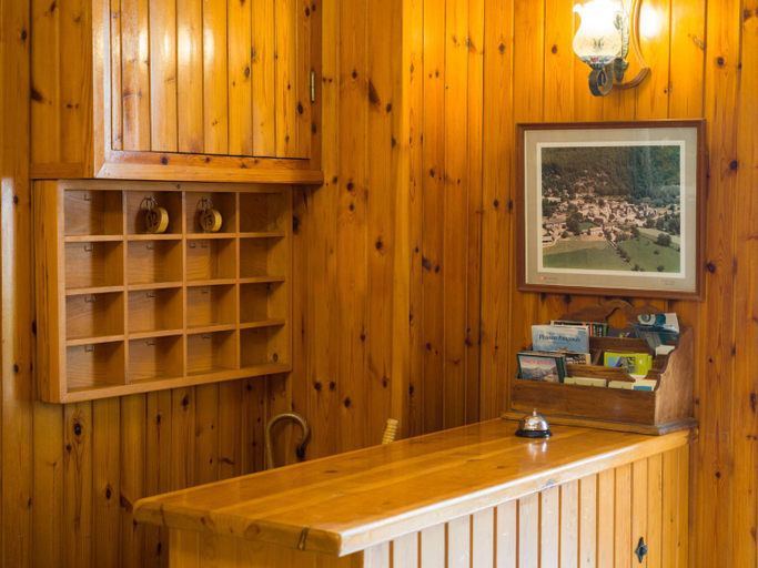 Others 5, Hostal Pirineos Sarvise, Huesca