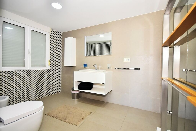 Bathroom 3, Atico Suite Ola Blanca, Alicante