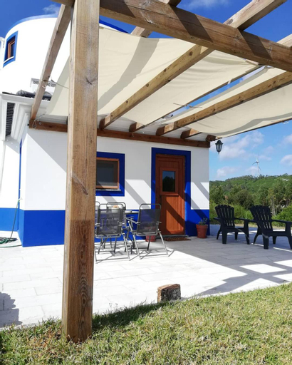 The Windhouse, Lourinhã