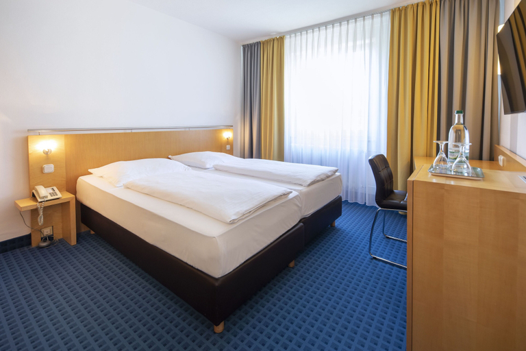 Bedroom 2, ACHAT Hotel Suhl, Suhl