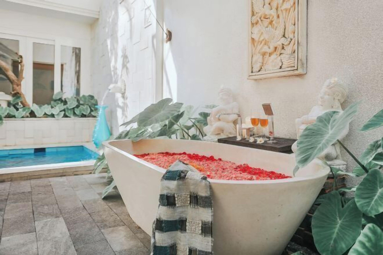 Bathroom 11