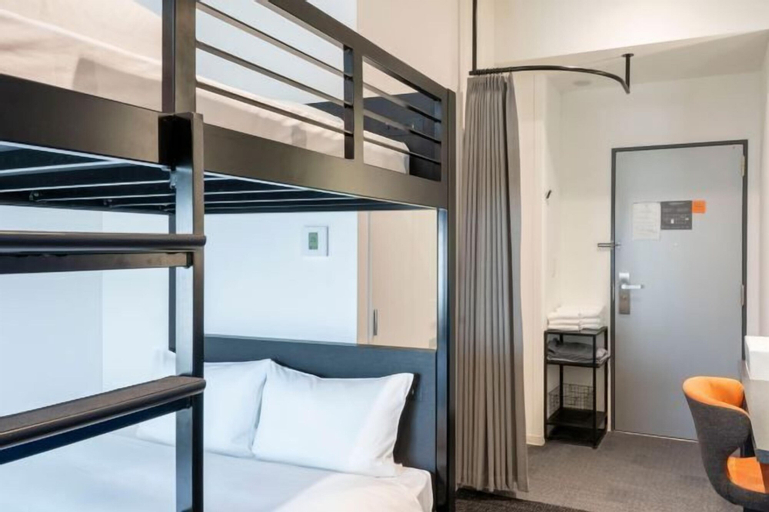 Bedroom 25