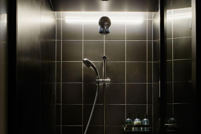 Bathroom 13