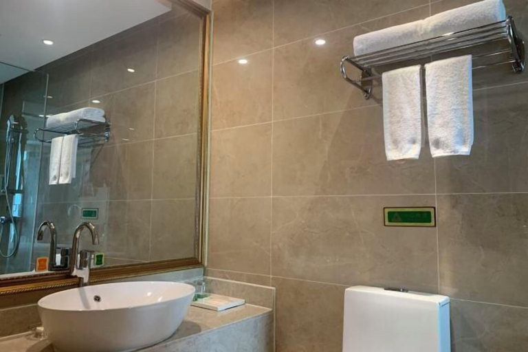 Bathroom 3, Vienna International Hotel (Guiyang Baiyun Hengdacheng), Guiyang