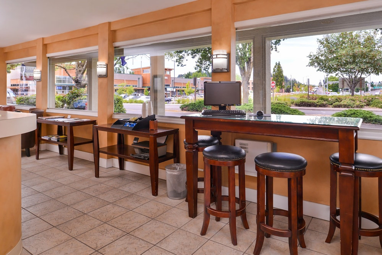 Food & Drinks 5, Campus Inn And Suites, Lane