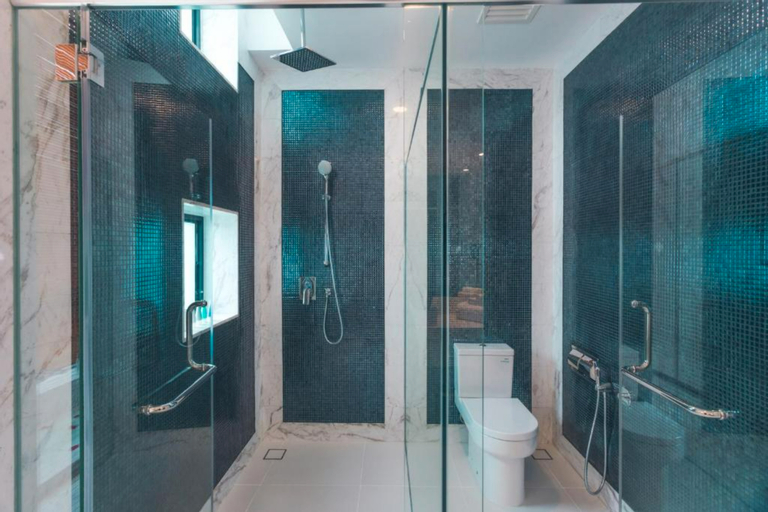 Bathroom 14