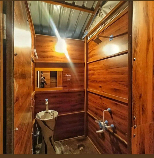 Bathroom 3, North Cliff Glamping Base Camp, Ganderbal