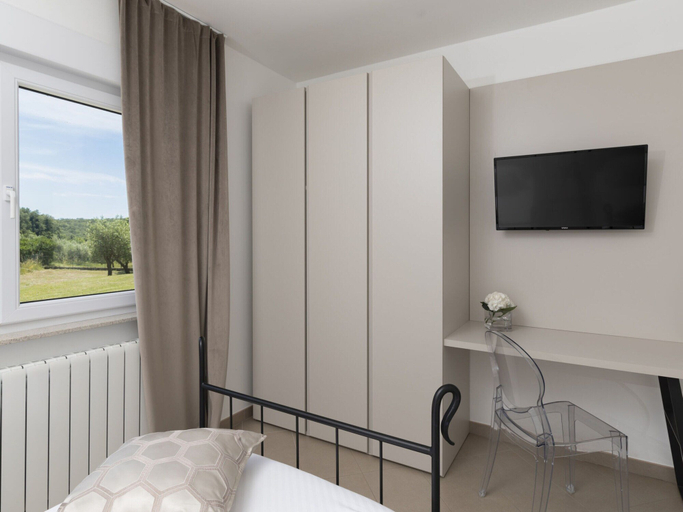 Bedroom 2, Villa in Sorici With Private Pool, Kanfanar